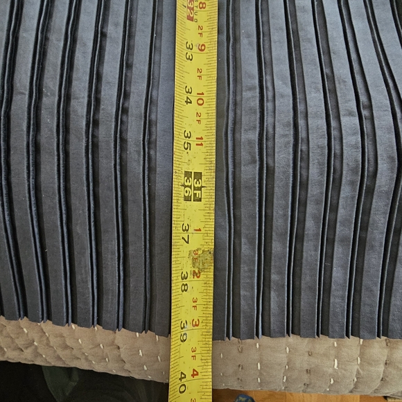 Elegant Navy Pleated Skirt - Picture 4 of 8